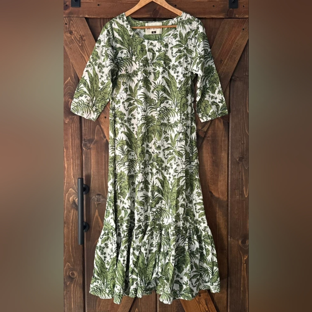 Fox & Hen Green and White Floral Long Sleeve Dress